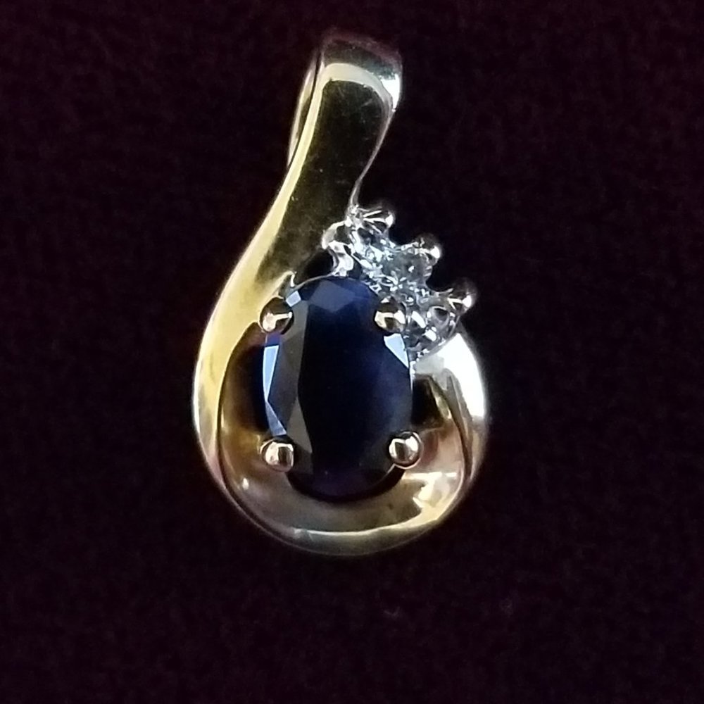 1940s Vintage 10K Oval Sapphire & Diamond Pendant